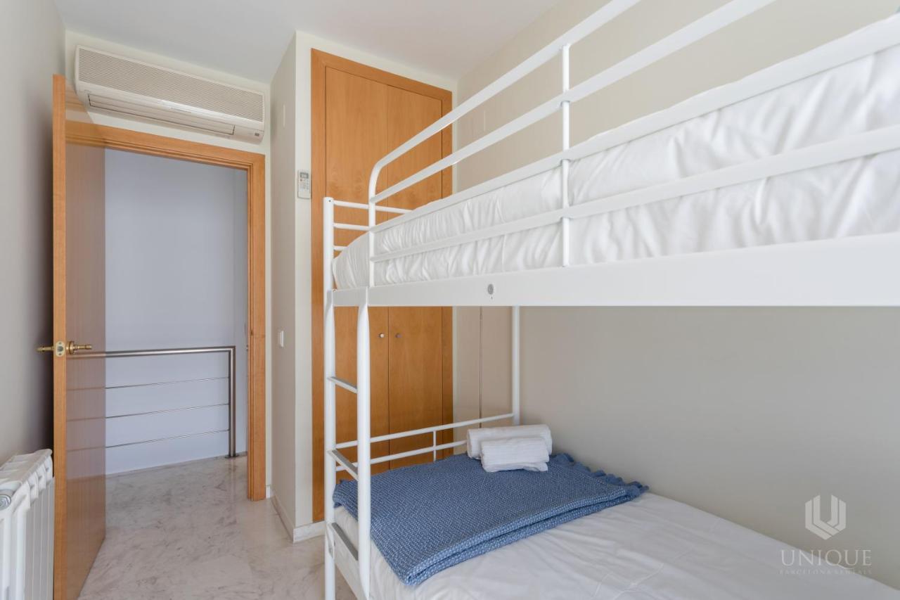 Unique Rentals - Stylish Seafront Duplex Барселона Екстер'єр фото