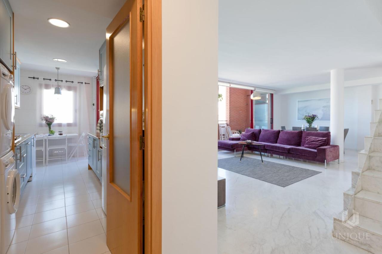 Unique Rentals - Stylish Seafront Duplex Барселона Екстер'єр фото