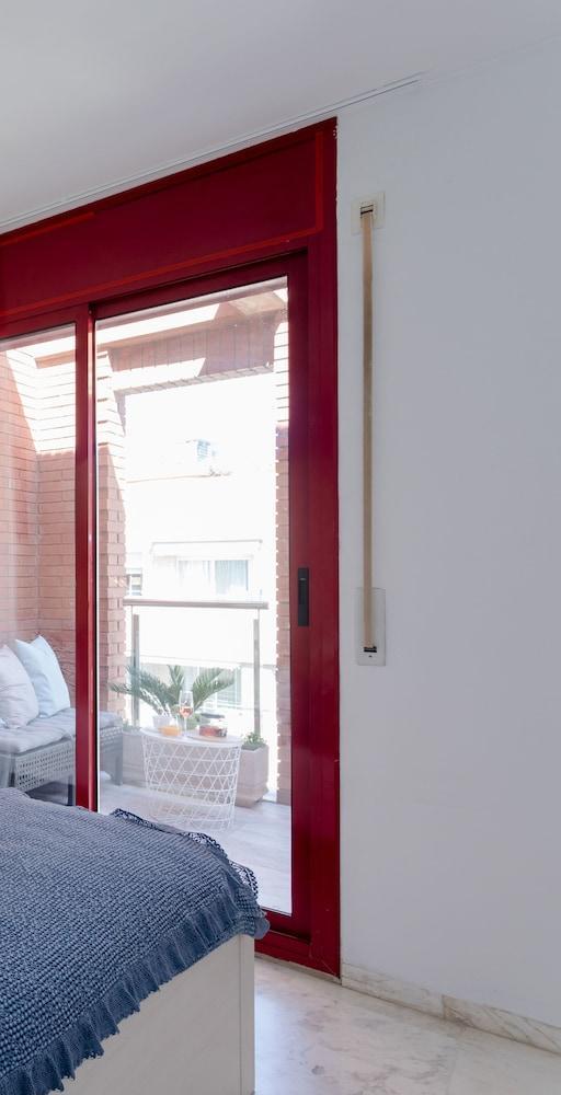 Unique Rentals - Stylish Seafront Duplex Барселона Екстер'єр фото